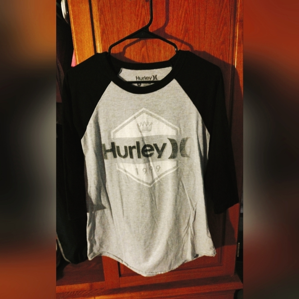 Hurley 3/4 sleeve baseball tee